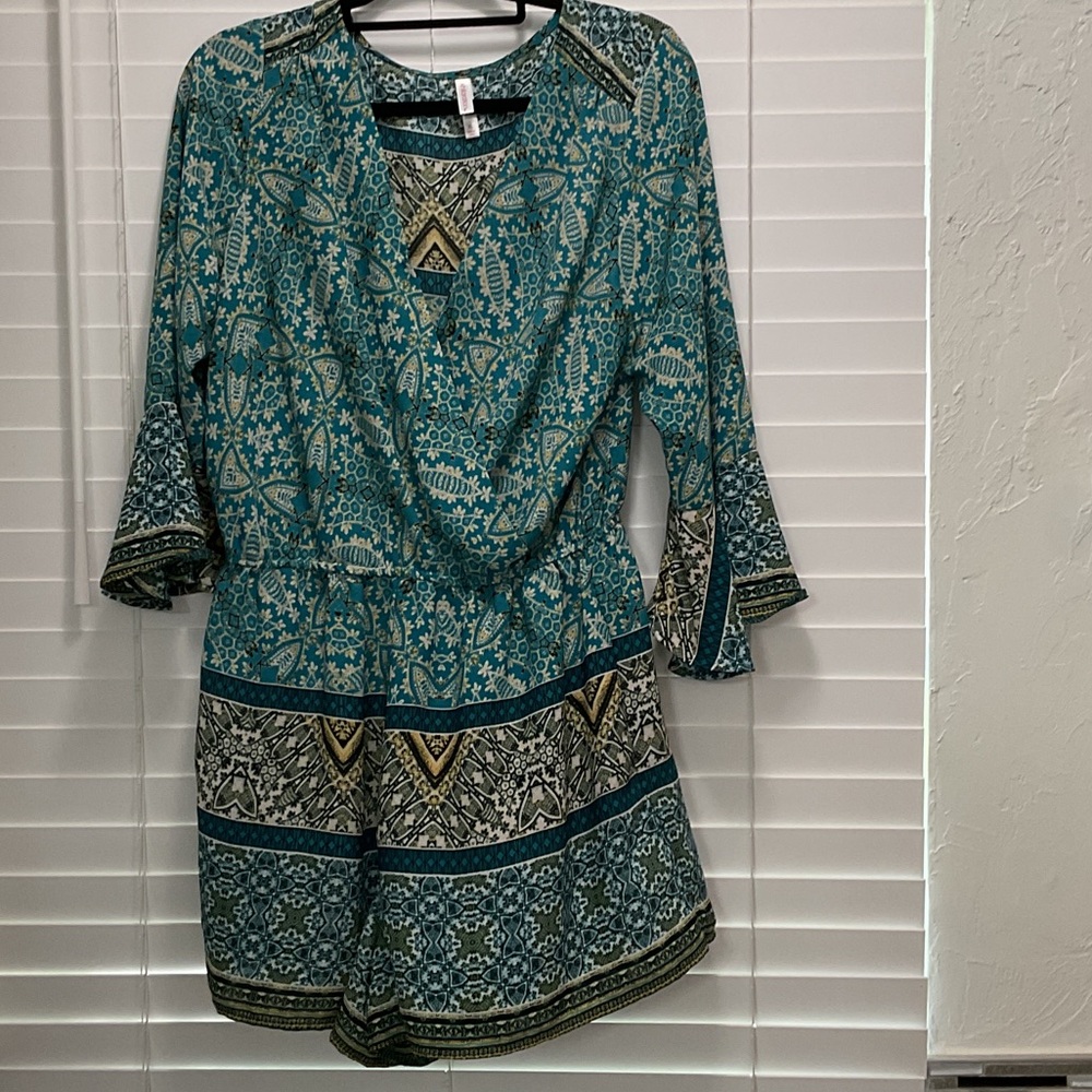 Xhilaration lightweight Teal ,Cream, and Black Patterned Romper + ruffle sleeves